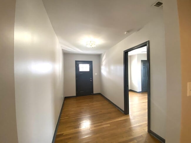 Foto del edificio - 2301 Fayetteville St