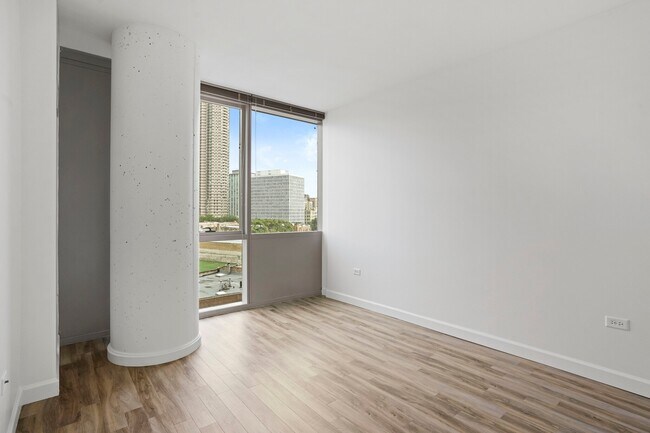 Building Photo - 3740 N Halsted St