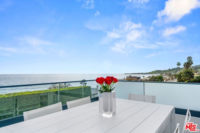 Foto del edificio - 22065 Pacific Coast Hwy