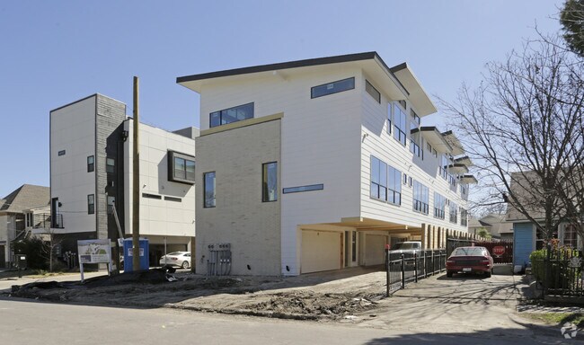 Building Photo - 5912 Lindell Ave
