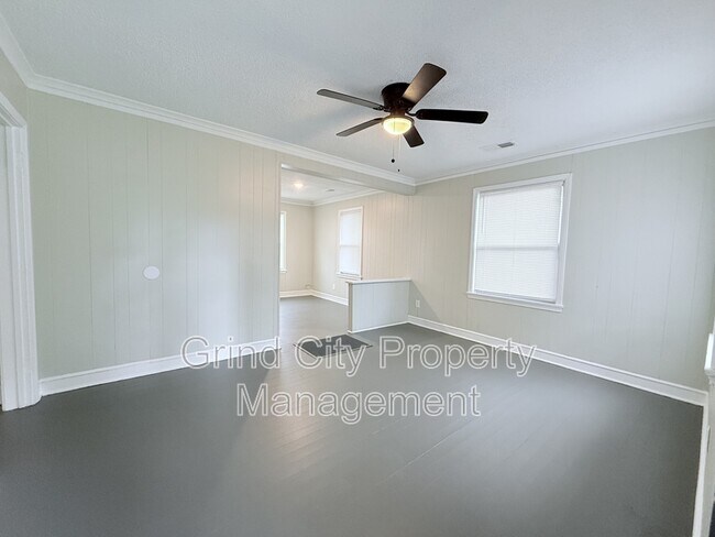 Foto del edificio - 2844 Dell Ave