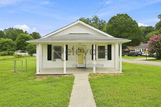 Building Photo - 1425 Dinwiddie Ave