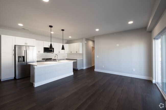 2 habitaciones, 1 baño - 1061 pies cuadrados - Sala de estar - Park Place on the Peninsula, LLC