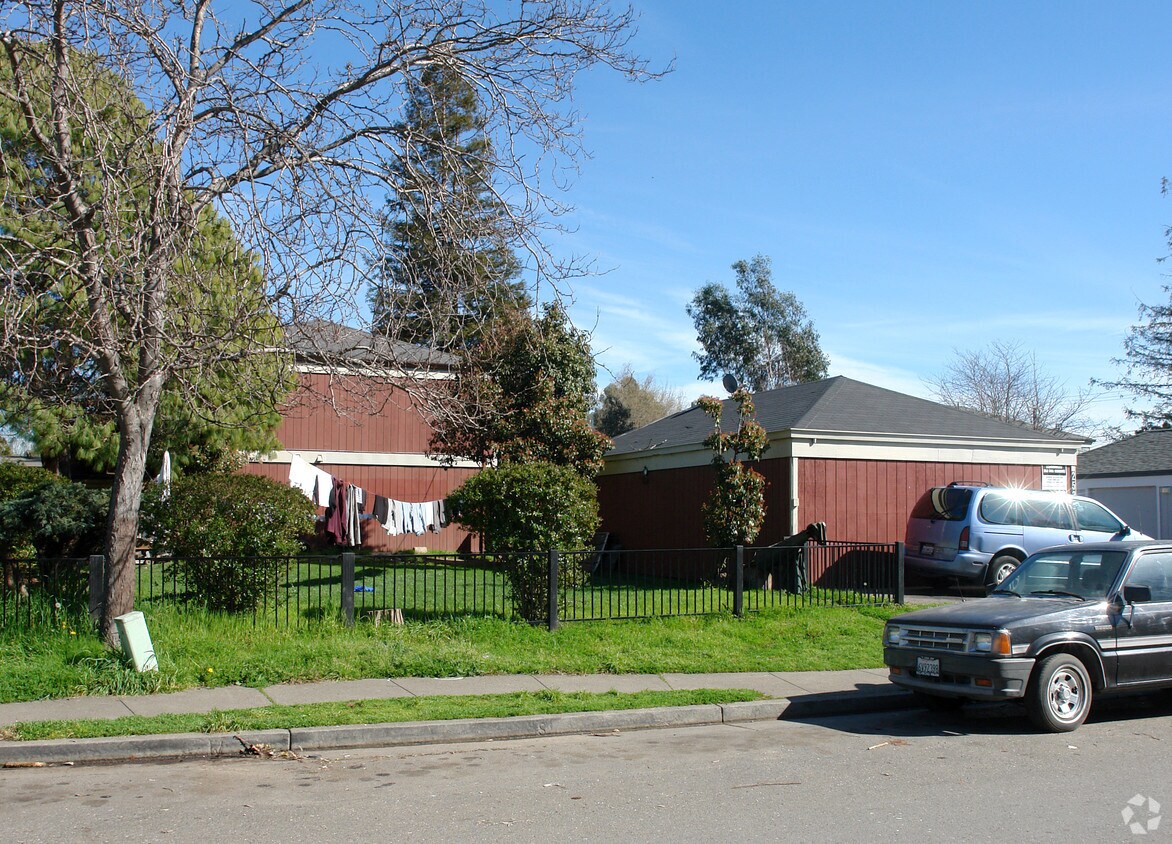 Foto del edificio - 2530 Kenton Ct