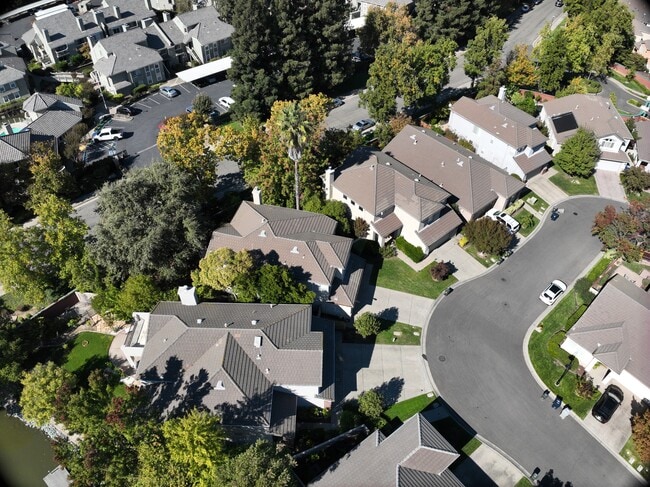 3D Exterior - Landing at Riverlake