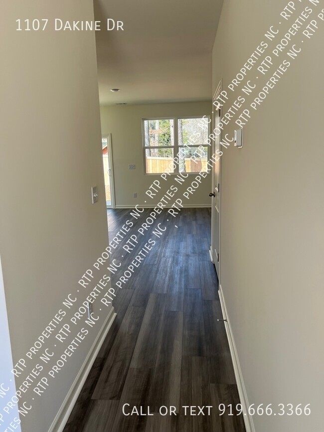 Building Photo - 1107 Dakine Dr