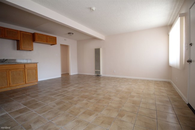 Building Photo - 4645 Live Oak St