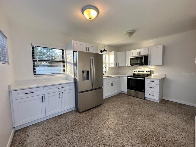 Building Photo - 5618 Aileen Dr