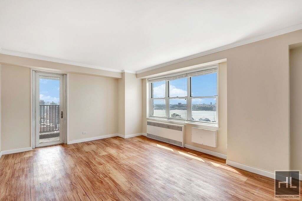 Primary Photo - 737-710 10th Ave