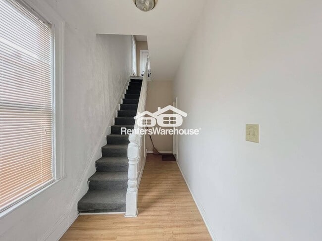 Foto del edificio - 1305 W 38th St