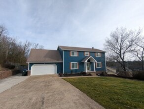 Building Photo - 513 Woodcroft Dr