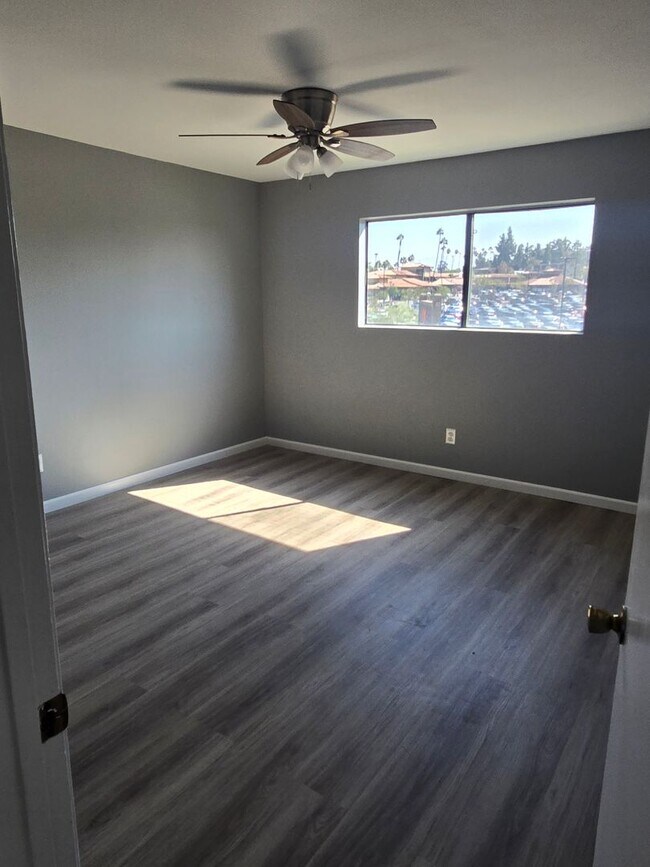 Foto del edificio - Large 1 Bed 1 Bath Condo