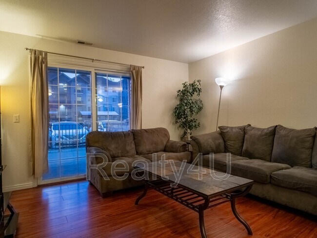 Foto del edificio - 108 W 1230 N St