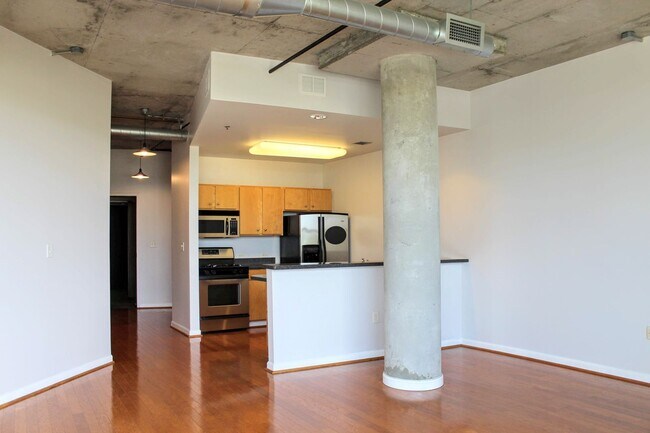 Foto del edificio - Spacious, beautiful loft with separate bedroom and office for rent in Downtown Atlanta