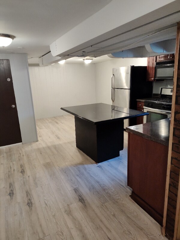 Building Photo - 9056 Lamon Ave