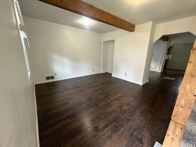 Foto del edificio - 304 Bessemer Ave