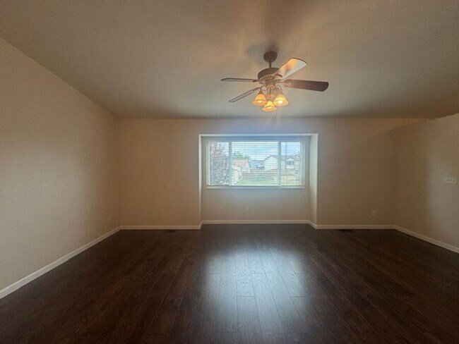Foto del edificio - 803 Foxwood Dr