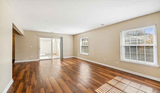 Building Photo - Willow Bend