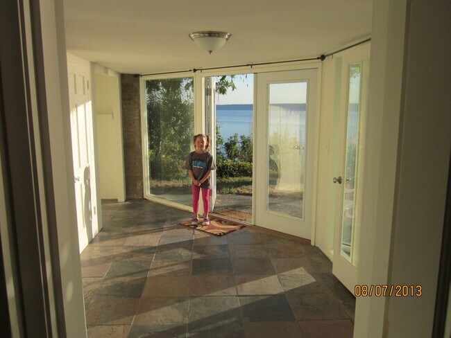 Foto del edificio - 12837 Shorecrest Dr SW