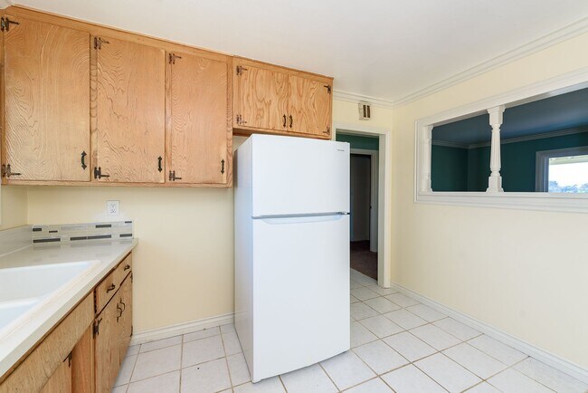 Building Photo - Cozy Garden Cottage Home for Rent