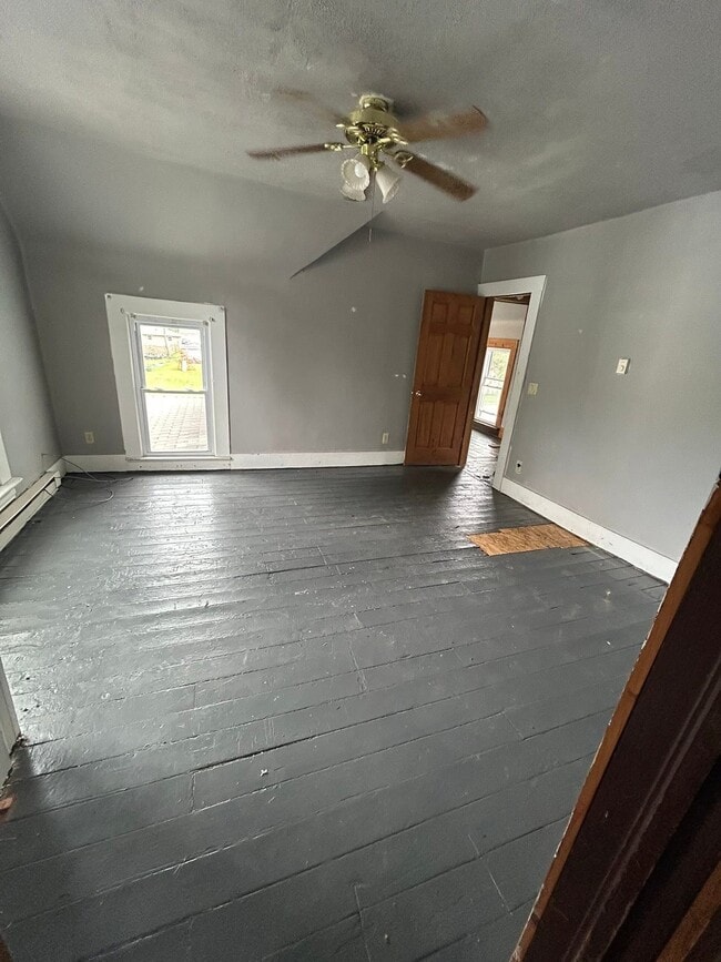 Master Bedroom - 408 S Range St