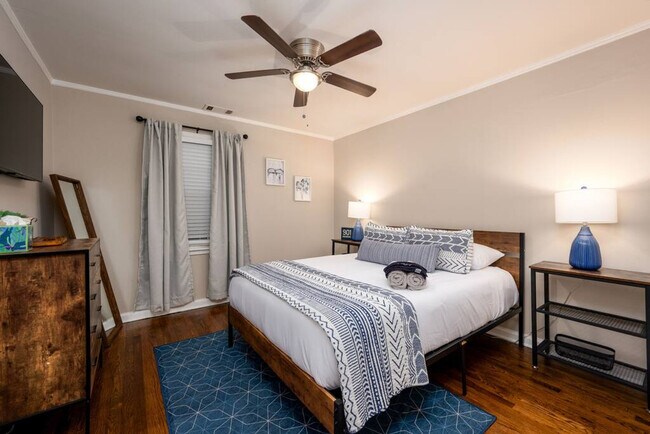 Foto del edificio - 4858 Carnes Ave