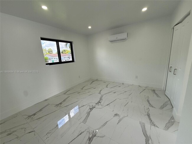 Foto del edificio - 9824 SW 26th Terrace