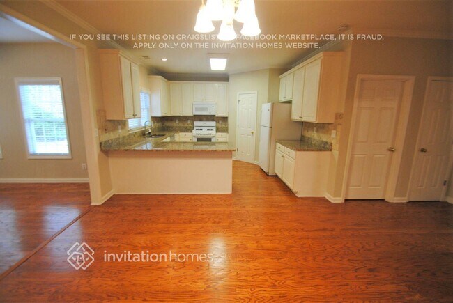 Foto del edificio - 417 Breezewood Ct