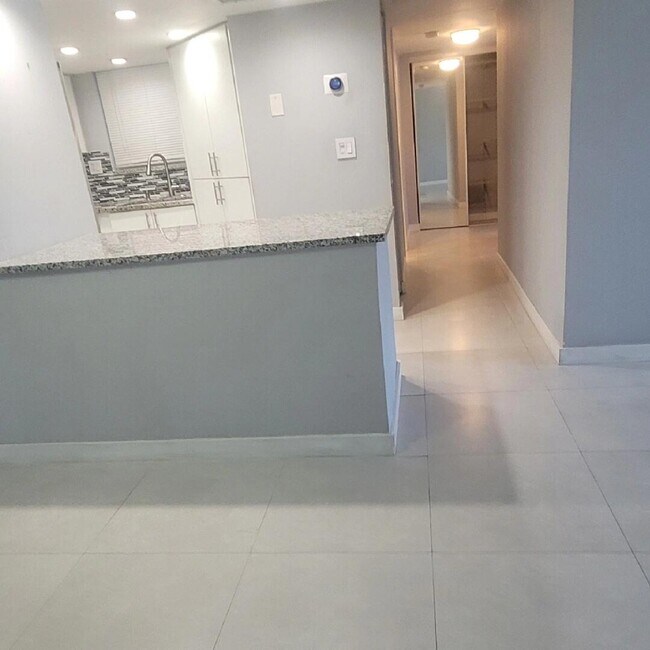 Foto del edificio - 210 Fontainebleau Blvd