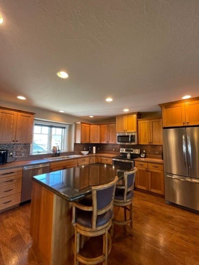 Building Photo - 2 br, 2.5 bath House - 2024 Marina Court