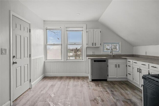 Foto del edificio - 123 Radcliffe Ave