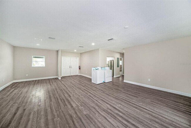 Foto del edificio - 11911 Pine Forest Dr