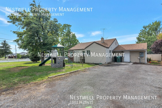 Building Photo - $250 OFF 1ST MONTH'S RENT - Cute 3-bed Hom...