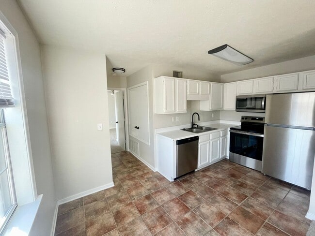 Interior Photo - GS-Oak Village I
