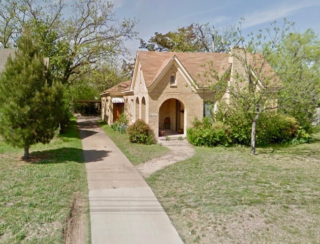 Building Photo - 2307 Austin Ave