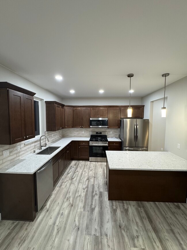 Building Photo - 1899 S Alliance Country Dr