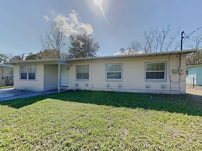 Foto principal - 5150 Corsair Ave
