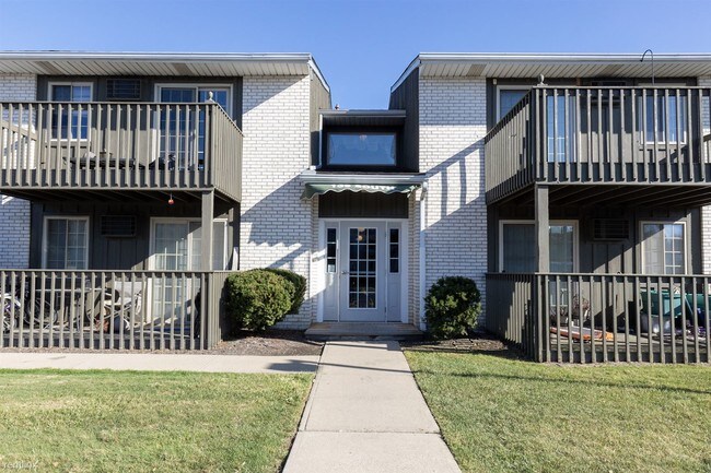 Building Photo - 139 Academy Ct