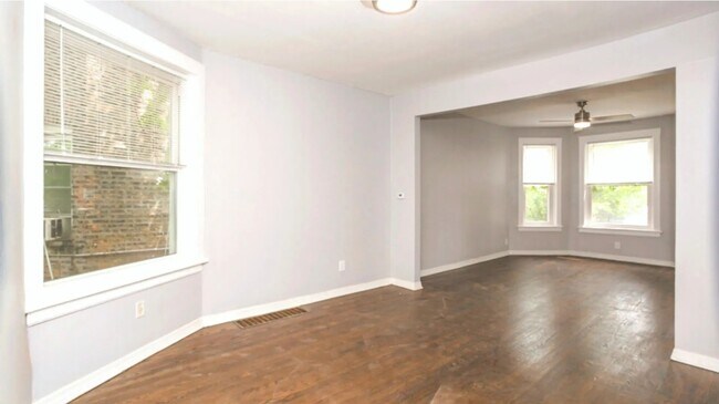 Building Photo - 1006 N Lawndale Ave