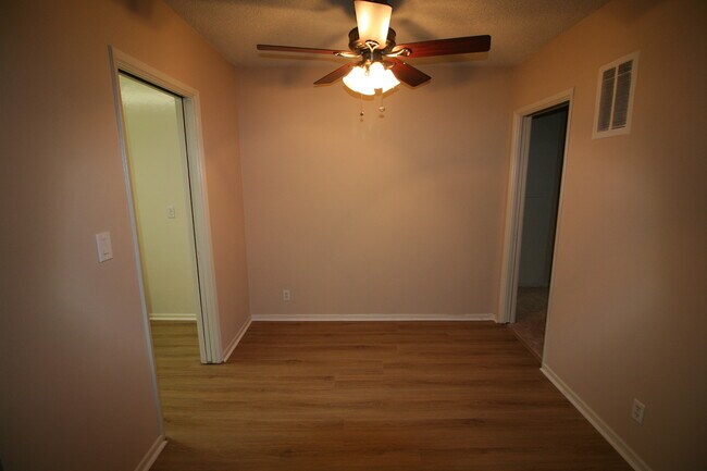Building Photo - 432 Arnaz Dr
