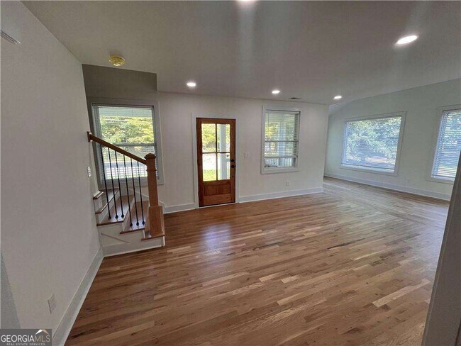 Building Photo - 1511 Belmont Ave SW