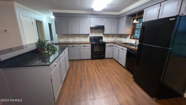 Foto del edificio - 2319 E Milton Ave