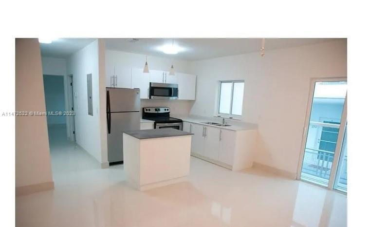 Foto del edificio - 6891 Bay Dr