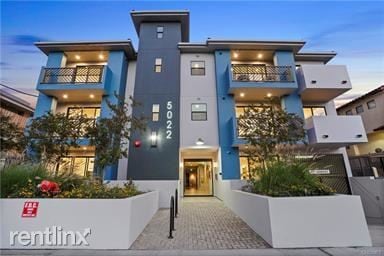 Building Photo - 3 br, 2 bath Condo - 5022 Whitsett Ave # 302