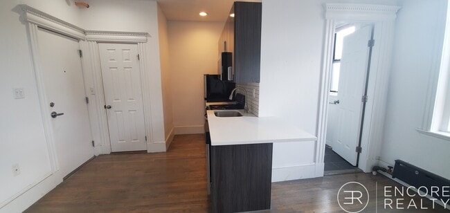 Building Photo - 11 Queensberry St