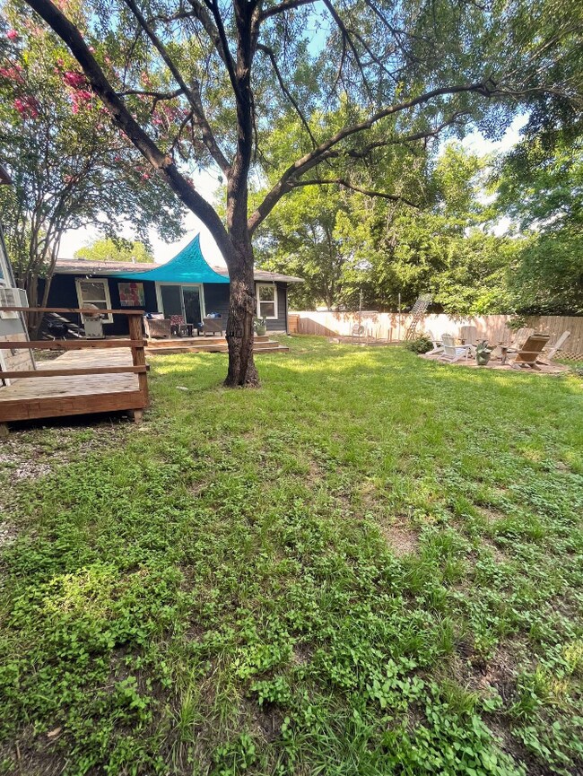 Large green space - 1407 S Redondo Dr