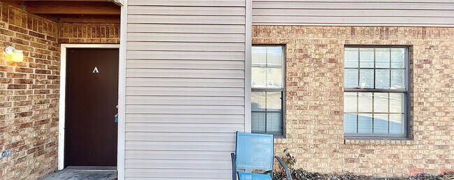 Foto del edificio - 336 Chalmette Dr