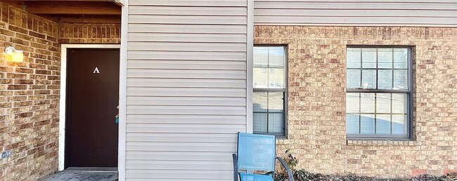 Building Photo - 336 Chalmette Dr