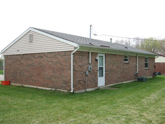 Building Photo - 5167 Goodyear Dr