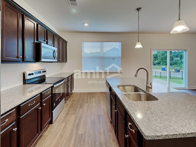 Foto del edificio - 6210 Bridlewood Ln